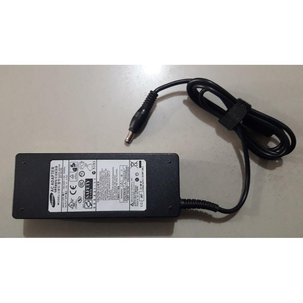 CARGADOR LAPTOP 19V-4.74A PUNTA AGUJA DELGADA CORTO SAMSUNG GAR: 3 MESES